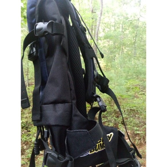 RARE--Lucky-Bums- Hiking BackPack for Kids/Teens plus hydration reservoir. - Picture 4 of 16